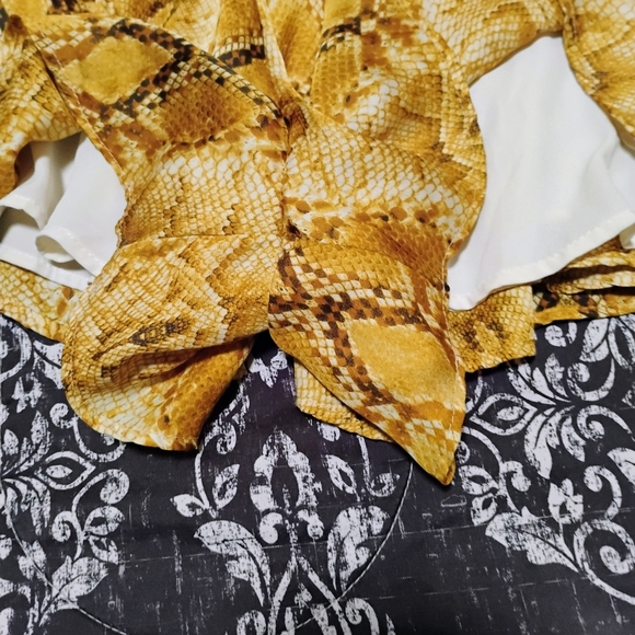 Adrienne Yellow Snake Print Shorts - Picture 5 of 8